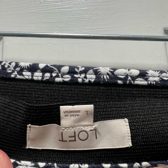 LOFT Blue and White A-line Mini Skirt for Casual Night Out - Picture 3 of 4